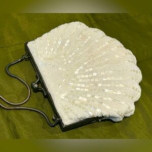Vintage White Crystal Beaded Clam Shaped Clutch Evening Bag Purse Wedding Guest